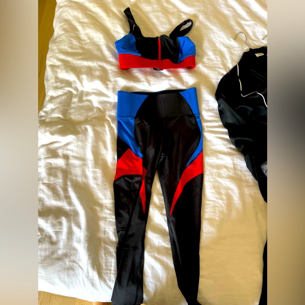 Michi Set Workout Set - Bra Top (M), Leggings (S)